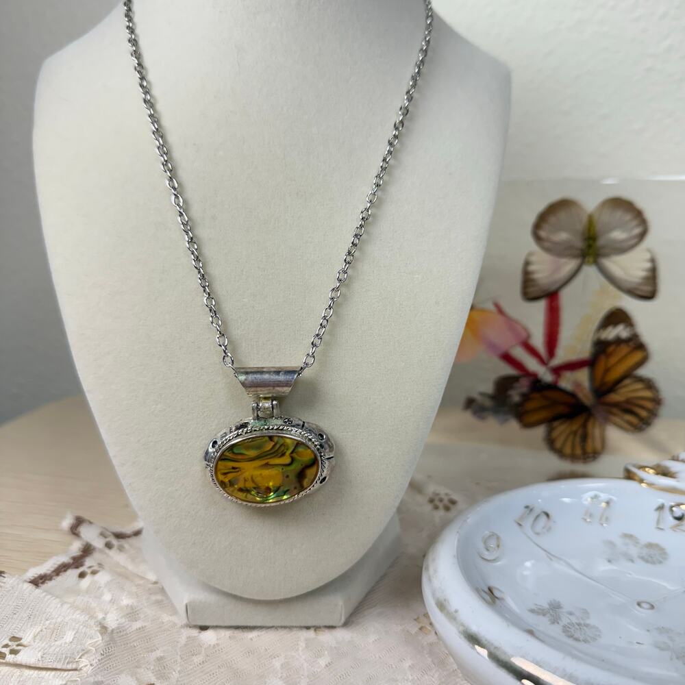 Vintage Best Silver Tone Yellow Green Abalone Oval Pendant 18.5" Necklace